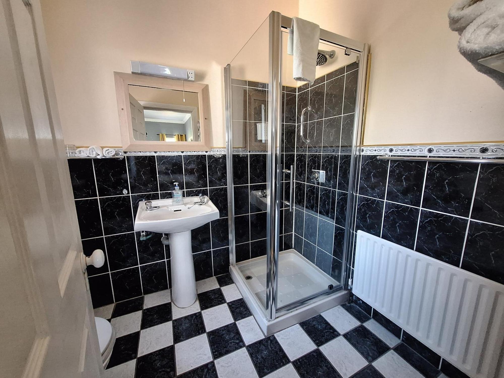 Rathmore House Bed & Breakfast Baltimore Room photo