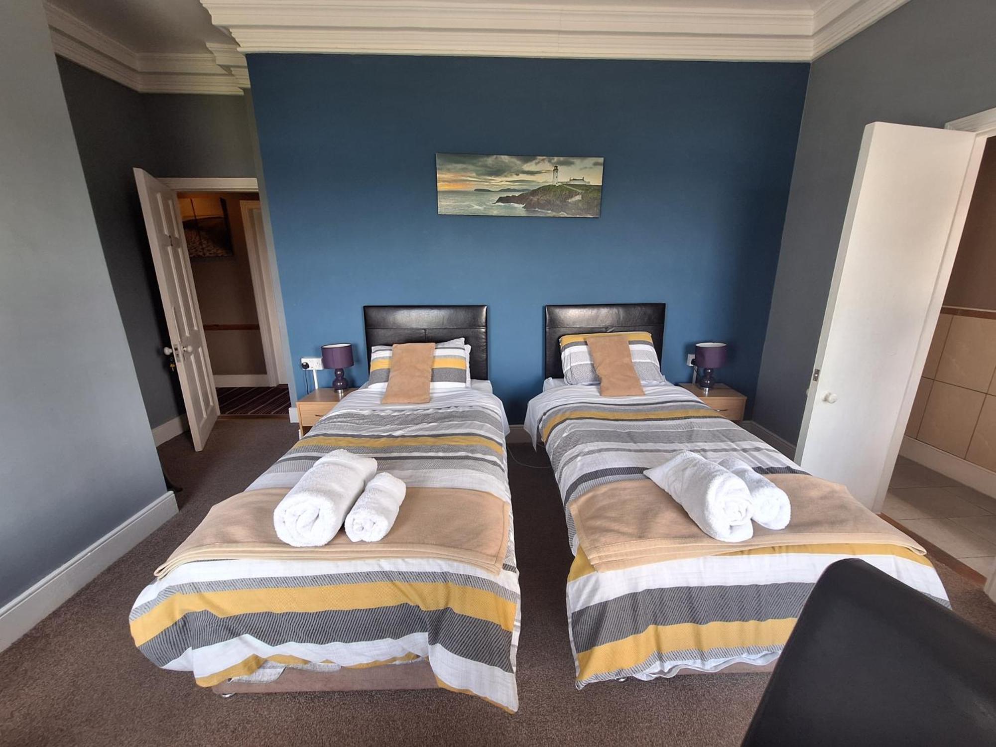 Rathmore House Bed & Breakfast Baltimore Room photo